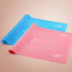 Silicone Pastry Mat – 14 Inch Round Non-Stick Baking Mat with Measurements – Food-Grade, Heat-Resistant, Reusable Rolling Surface for Dough, Pizza, Pie, and Fondant (Random Color)